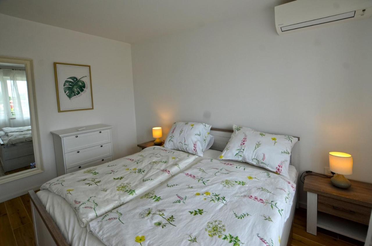 Sarah Apartment Rovinj Exterior foto